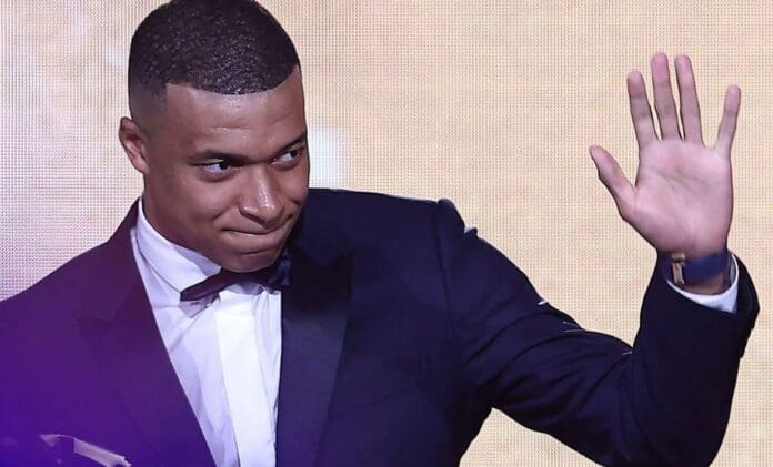 El futbolista Kylian Mbappé se despide del Paris Saint-Germain con exclusiva cena