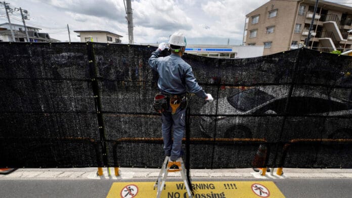 Instalan barrera para evitar exceso de turismo en el monte Fuji