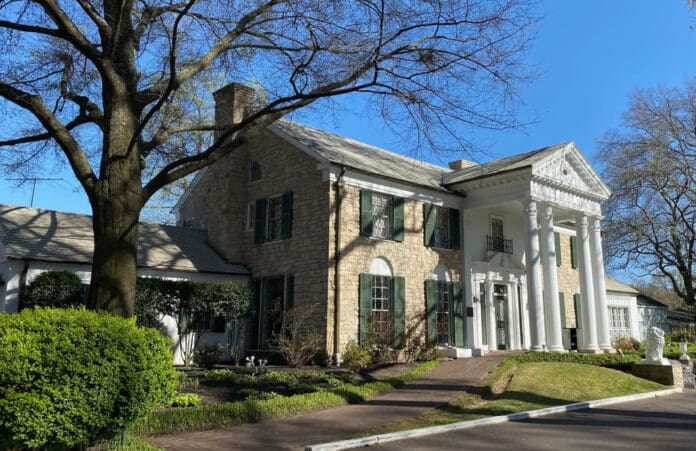 Ordenan detener la subasta de icónica mansión de Elvis Presley por ser un patrimonio 