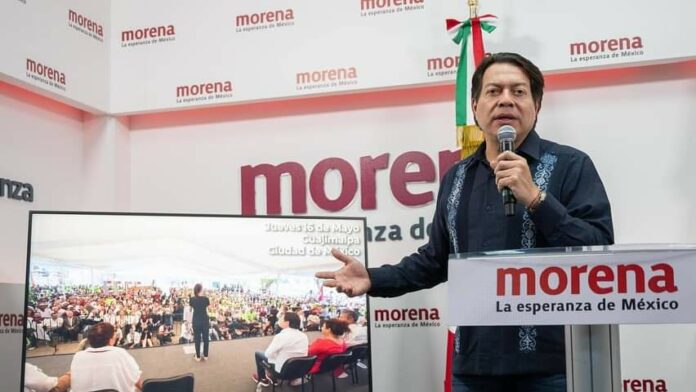 Video: Manifestantes de la CNTE encierran a Mario Delgado en la sede de Morena