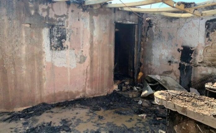 Dos menores de 11 y 13 años de edad murieron en Gómez Palacio, Durango luego de quedar atrapados en su domicilio durante un incendio.