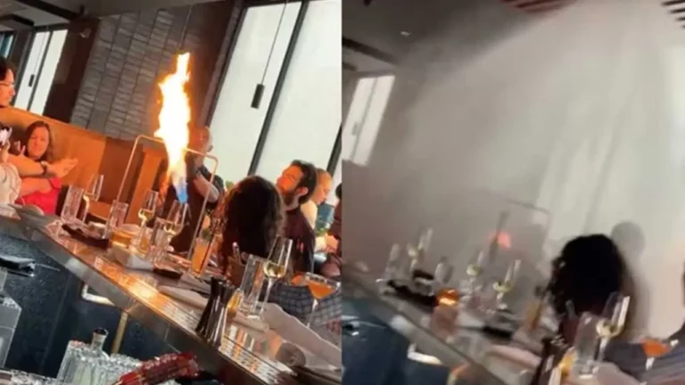 VIDEO: Mesero intenta flamear carne y termina activando el detector de incendios