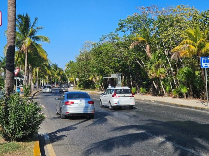 Concluyen madres buscadoras el bloqueo en la Zona Hotelera de Cancún; seguirá el cierre en la avenida Nichupté.