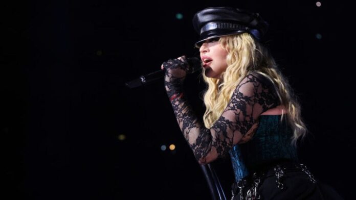 Fan demanda a Madonna por considerar sus conciertos demasiado “pornográficos”