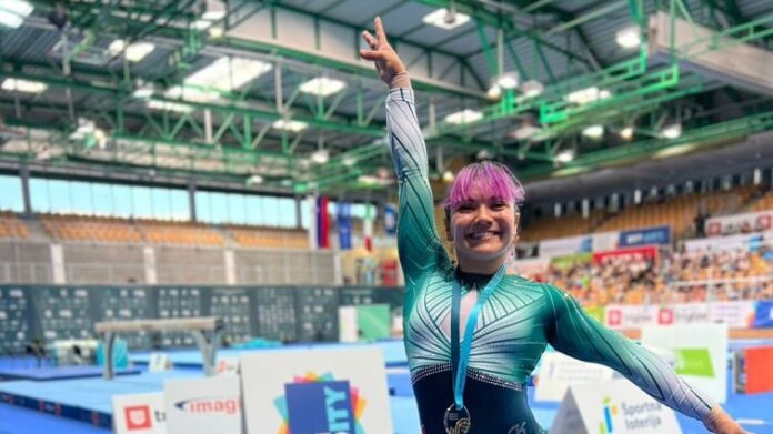 Video: Alexa Moreno conquistó medalla de oro en la final de salto de la Copa del Mundo en Eslovenia