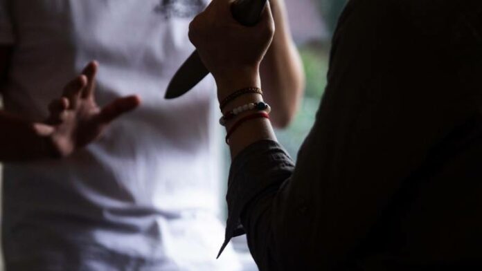 Mujer acuchilló a su novio por tomarse toda la leche que quedaba en la nevera