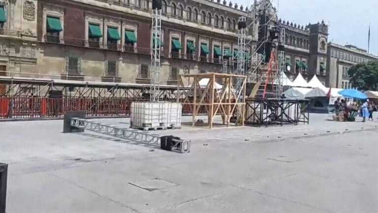 Video: Instalan templete para celebrar el triunfo del próximo presidente de México en el Zócalo de la CDMX