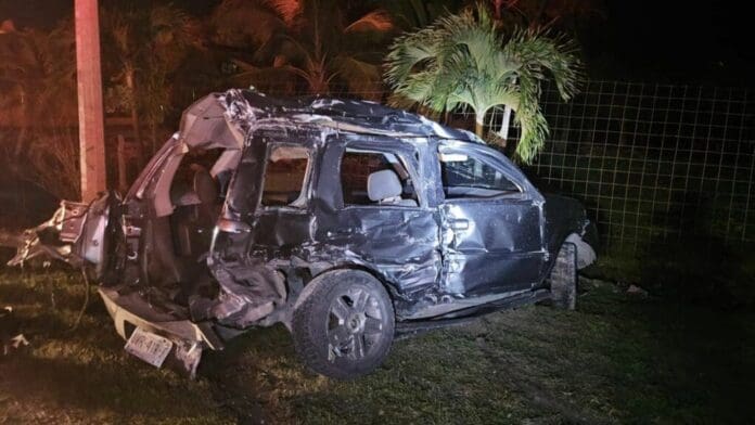 Choque entre autobús Del Valle y camioneta deja dos fallecidos y un lesionado en la carretera Puerto Morelos-Cancún