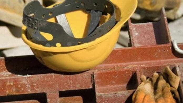 Guardia de seguridad se pone a beber en el trabajo y cae de una altura de 5 metros en Tulum