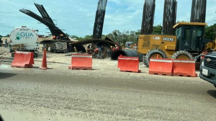 Colapsan estructuras de metal en las obras del Tren Maya cerca de Chetumal