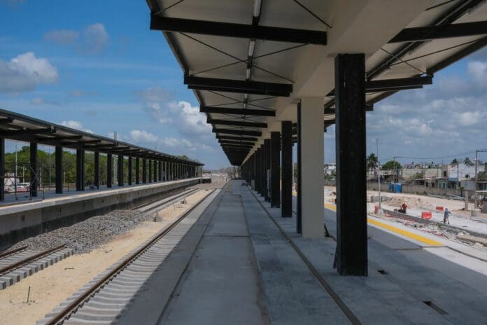 La gobernadora de Quintana Roo supervisó este lunes 3 de junio los avances en la estación del Tren Maya en Chetumal.