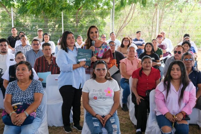 El sector salud de Quintana Roo se verá fortalecido con la entrega de los apoyos para la implementación del programa “La Clínica es Nuestra”.