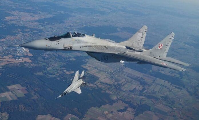 Francia entregará aviones caza a Ucrania; entrenará a sus pilotos y soldados