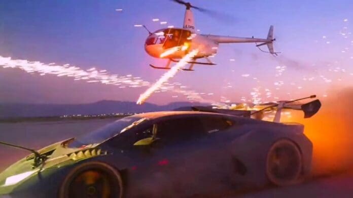 Arrestan a youtuber por dispararle fuegos artificiales a un Lamborghini