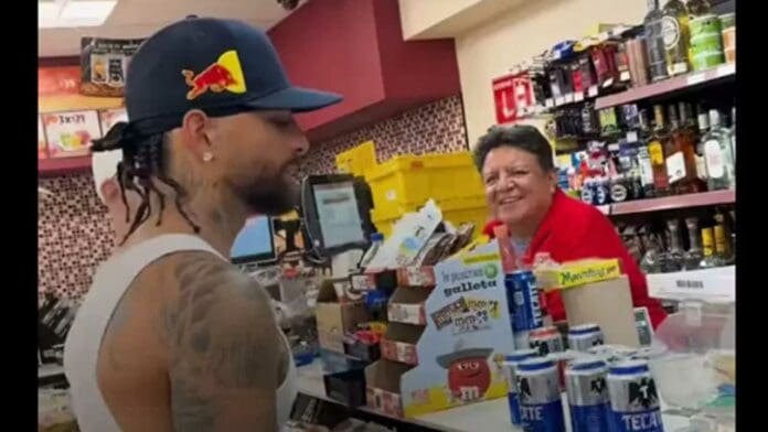 VIDEO: Encuentran a Maluma en un Oxxo de Monterrey comprando “chelas”