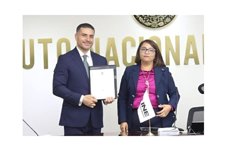 Omar García Harfuch recibe constancia de mayoría como senador de la CDMX