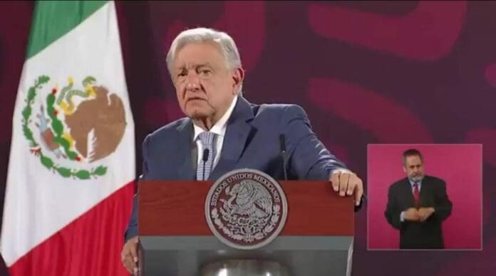 AMLO defendió al peso. Aseguró que es la moneda que más se ha fortalecido en todo el mundo respecto al dólar estadounidense.