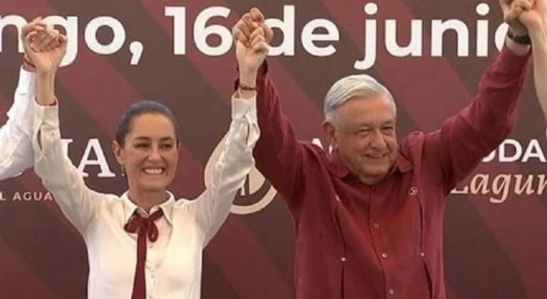 AMLO dijo este domingo que no habrá retrocesos tras el cambio de gobierno y prometió que su sucesora dará continuidad a diversos proyectos.