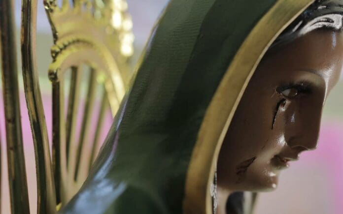 Sacerdote afirma que Virgen de Guadalupe en Morelia llora sangre humana