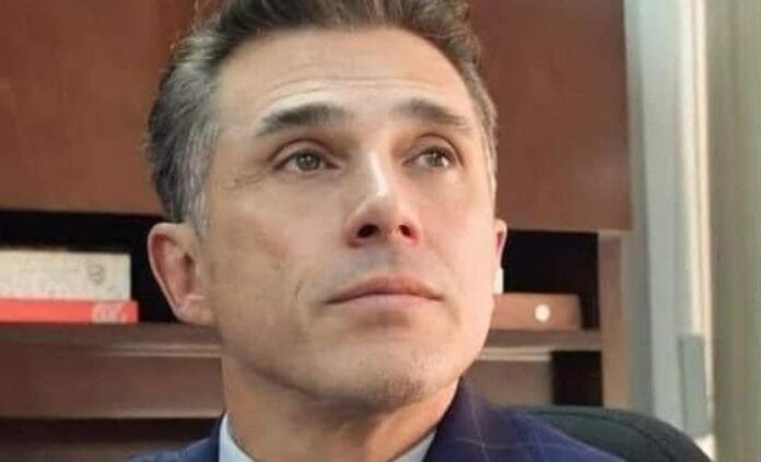 Sergio Mayer está siendo blanco de críticas, lo mismo que Morena. Y es que los seguidores de la 4T no quieren que sea diputado.