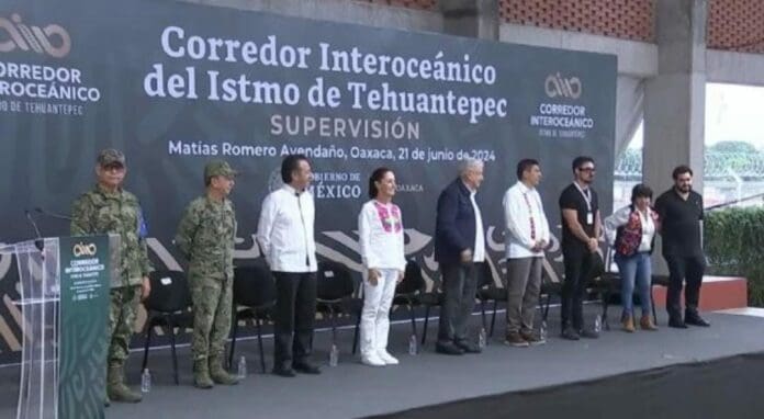 Claudia Sheinbaum, y el presidente Andrés Manuel López Obrador (AMLO) hicieron un recorrido por la refinería Lázaro Cárdenas.