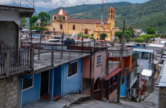 Hallan muerto a un indígena mexicano de los desplazados por conflicto agrario en Chiapas