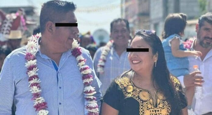 El alcalde de Acteopan, Puebla, Álvaro Tapia, es acusado de haber asesinado a su esposa y que era la directora del DIF de la localidad.