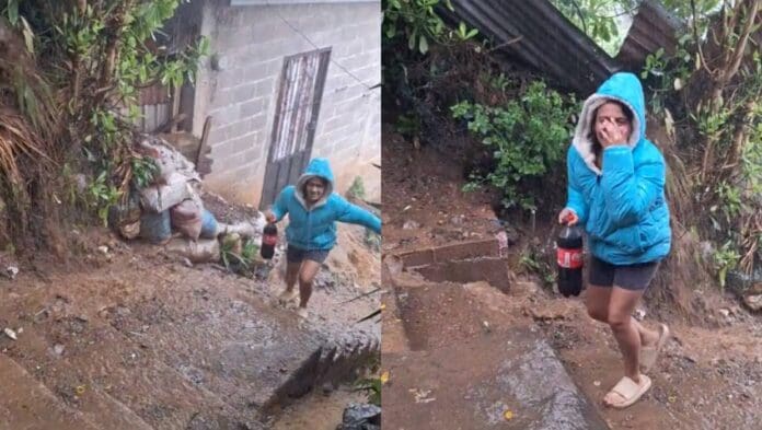 Mujer se viraliza por ir por una Coca-Cola de 2 litros bajo la lluvia
