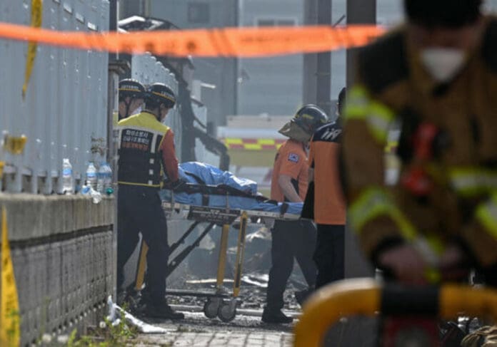 Al menos 20 muertos deja incendio en una fábrica de baterías de litio en Corea del Sur