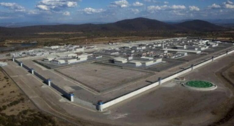 Una mujer murió al interior del Centro Federal de Readaptación Social (Cefereso 16) CPS Femenil de Morelos.