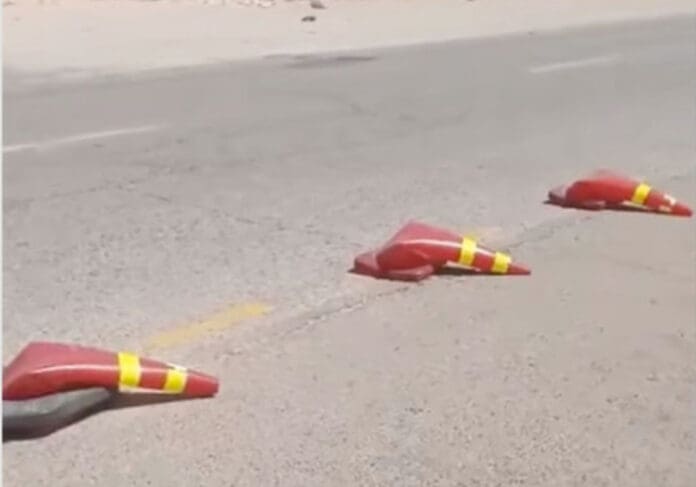 VIDEO: Intenso calor derrite conos de tráfico en las carreteras de Kuwait