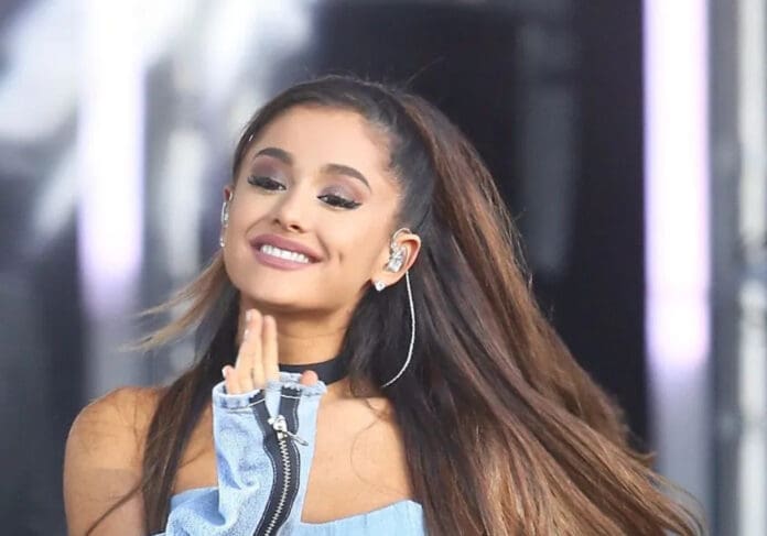 Ariana Grande revela su interés por cenar con el famoso asesino en serie Jeffrey Dahmer