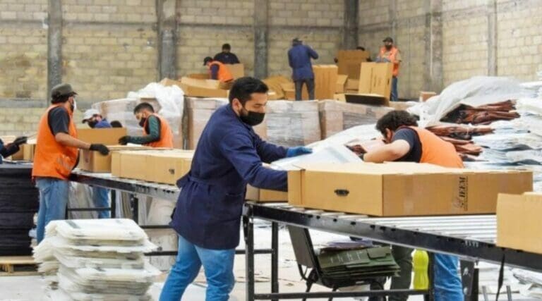 Patrones recibirán multas de hasta 5 mdp y 12 años de cárcel si abusan de horas extra en México