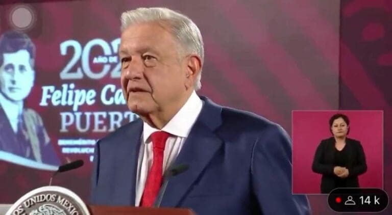 AMLO criticó a los medios, sobre todo internacionales, que han asegurado que él seguirá gobernando a través de la virtual mandataria electa.