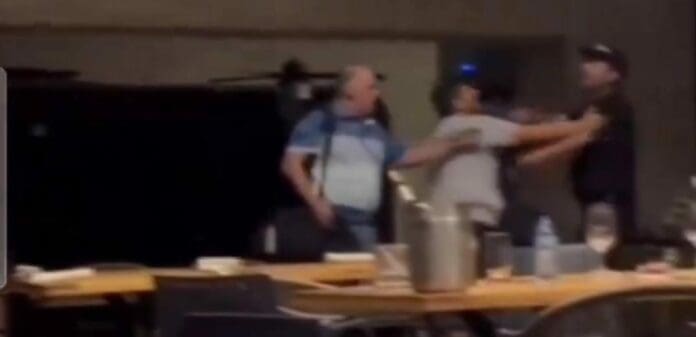 Un hombre, en aparente estado de ebriedad, agredió a un adulto mayor en el Club Campestre de Saltillo, Coahuila.