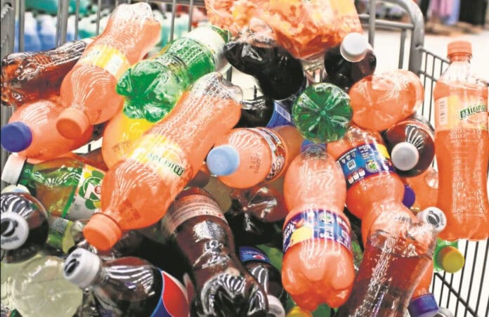 Advierten que bebidas azucaradas causan más muertes que el crimen organizado en México