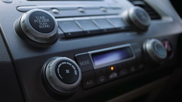 Video: Sabiendo utilizar botón correcto puedes enfriar mejor tu coche y ahorrar gasolina