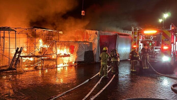 Video: Incendio consume más de 20 locales en el mercado del Centro Histórico de Morelia