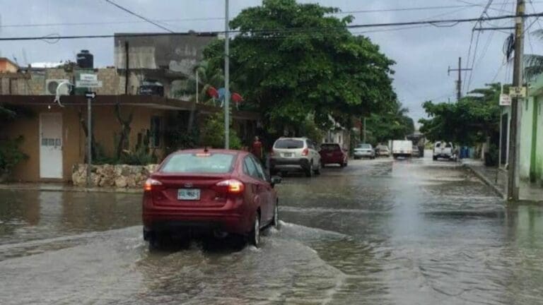 Remanentes de la onda tropical nueve mantendrán las lluvias en Playa del Carmen, destaca meteorólogo
