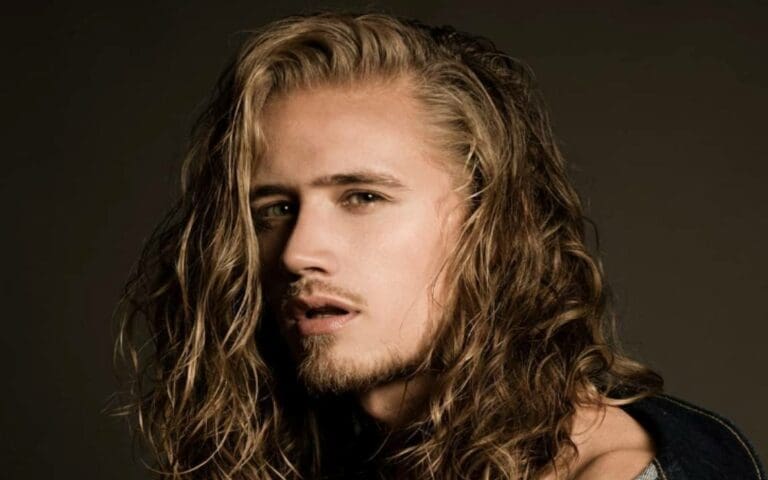 Alemán “disfraza” acento para no ser acusado de gentrificación en CDMX