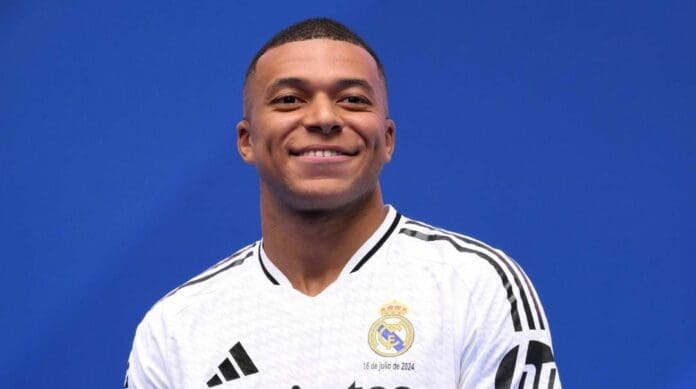 Kylian Mbappé ha sido finalmente presentado por el Real Madrid. Uno de los mejores futbolistas del mundo ha llegado a España.