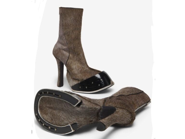 Botas como ‘pezuñas’ de Alexander McQueen se vuelven virales