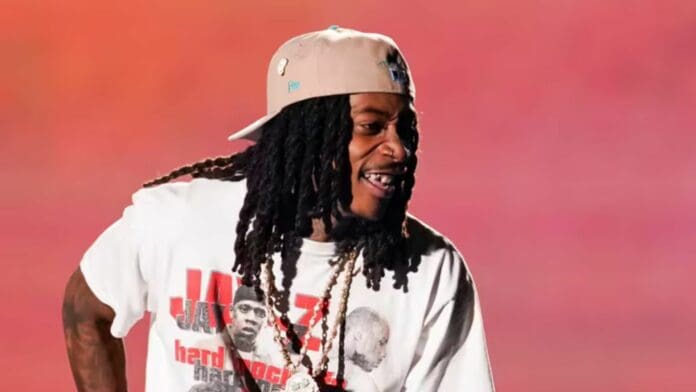 Wiz Khalifa fue arrestado por fumar marihuana durante un festival en Rumania