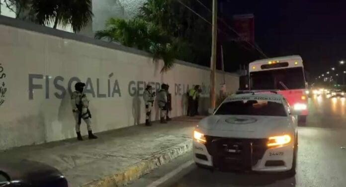 Se fugó un reo mientras estaba bajo custodia en las instalaciones de la Fiscalía General de la República (FGR) en Cancún.