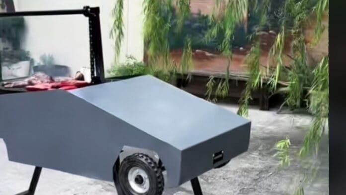 Taller de soldadura en Monterrey fabrica asador en forma de la Cybertruck de Tesla