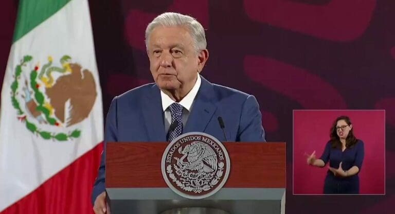 Recomienda AMLO “Feminismo Silencioso”, el libro de su esposa Beatriz Gutiérrez Müller