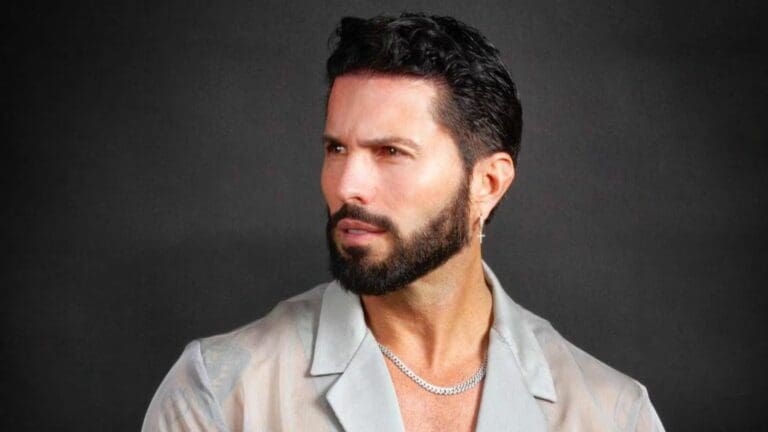 Poncho de Nigris se molesta al ser llamado “influencer”; asegura que es actor y empresario