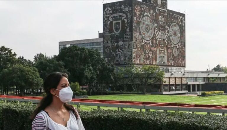 Recomienda UNAM uso de cubrebocas en planteles por alza en casos de covid-19