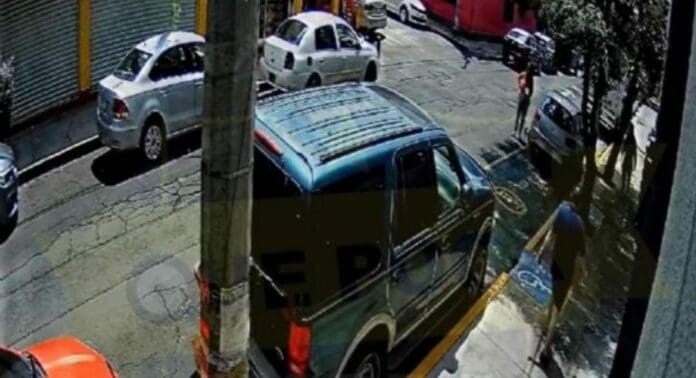 Una mujer fue víctima de acoso sexual. Un tipo le bajó los pantalones en calles de la Venustiano Carranza en Cdmx. 