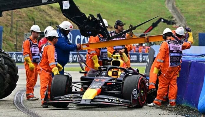 Video: Checo Pérez eliminado en la Q1 de Hungría por fuerte choque, Lando Norris ganó la Pole